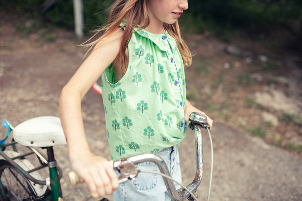 SLEEVELESS SHIRT WITH COLLAR GREEN WITH GREEN TREES